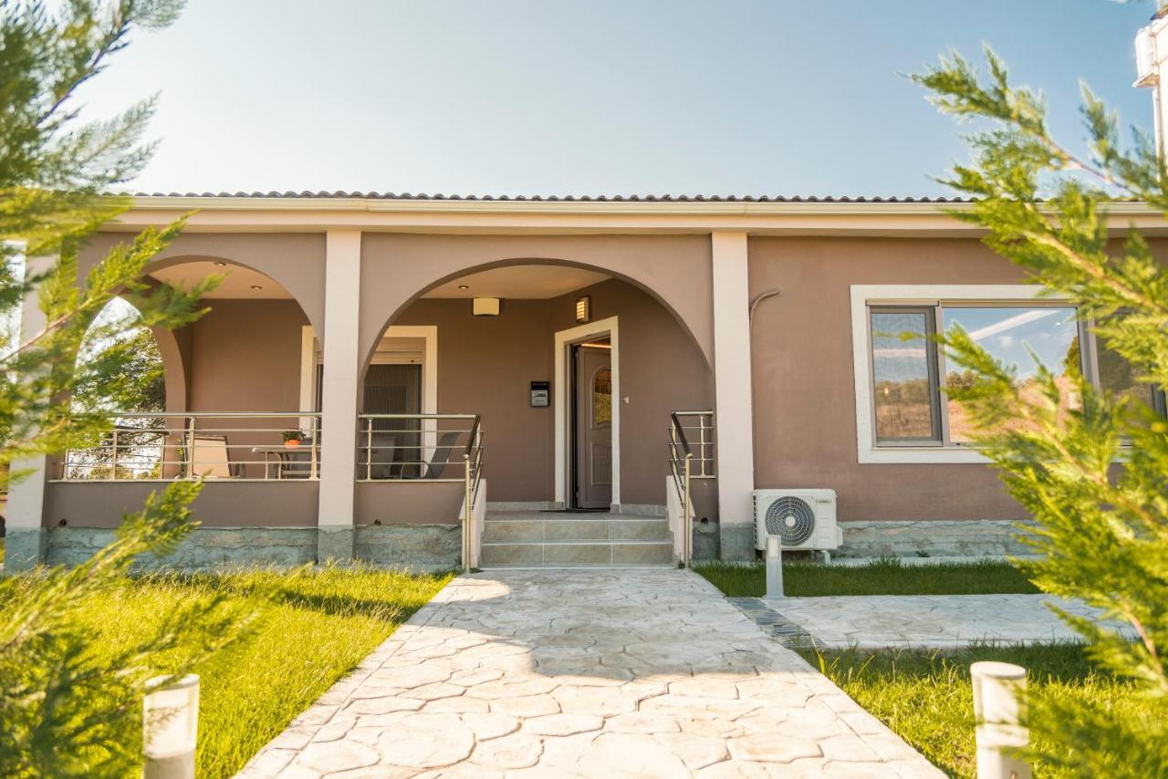 Villa Giannis Vitaládes 외부 사진